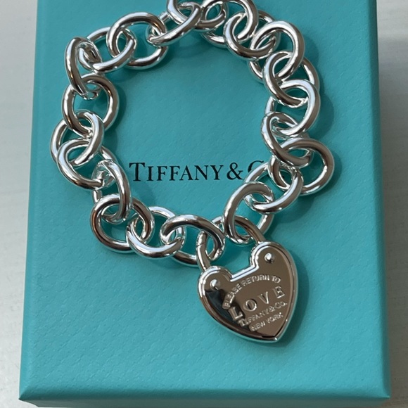 Return to Tiffany & Co. Heart Lock Bracelet-NEW - Picture 3 of 7